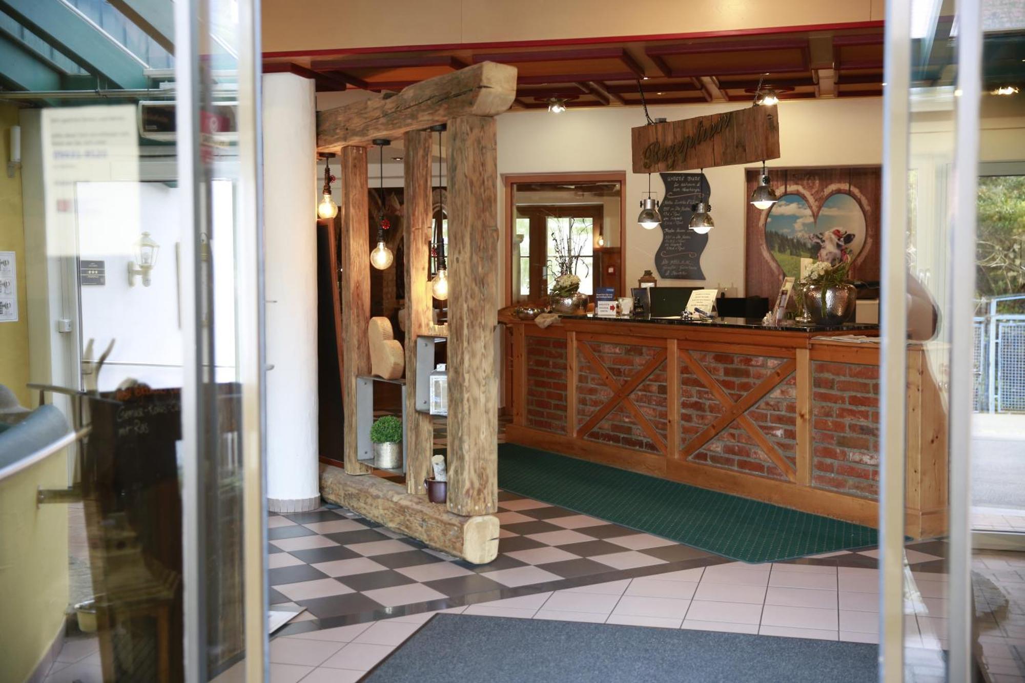 Hotel Zur Isar Plattling Buitenkant foto